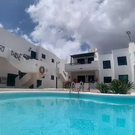 Albatros Apartment *